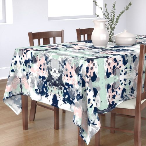 HOME_GOOD_RECTANGULAR_TABLE_CLOTH