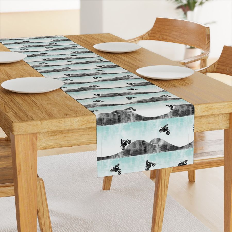 HOME_GOOD_TABLE_RUNNER