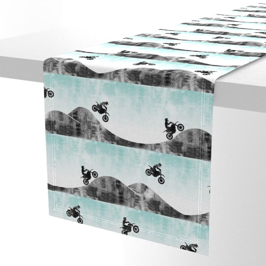 HOME_GOOD_TABLE_RUNNER