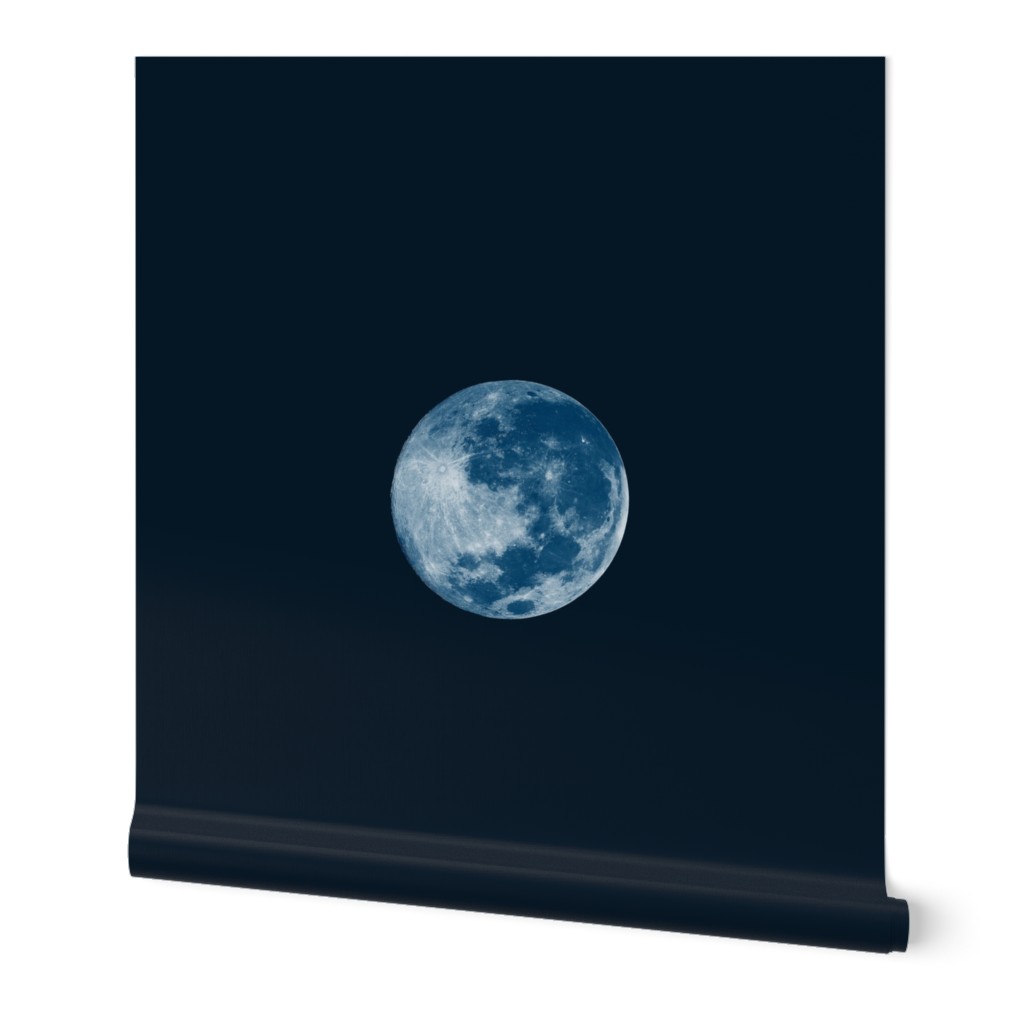 two-yard blue 18" supermoon panel on navy blue-black