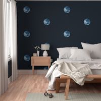 two-yard blue 18" supermoon panel on navy blue-black