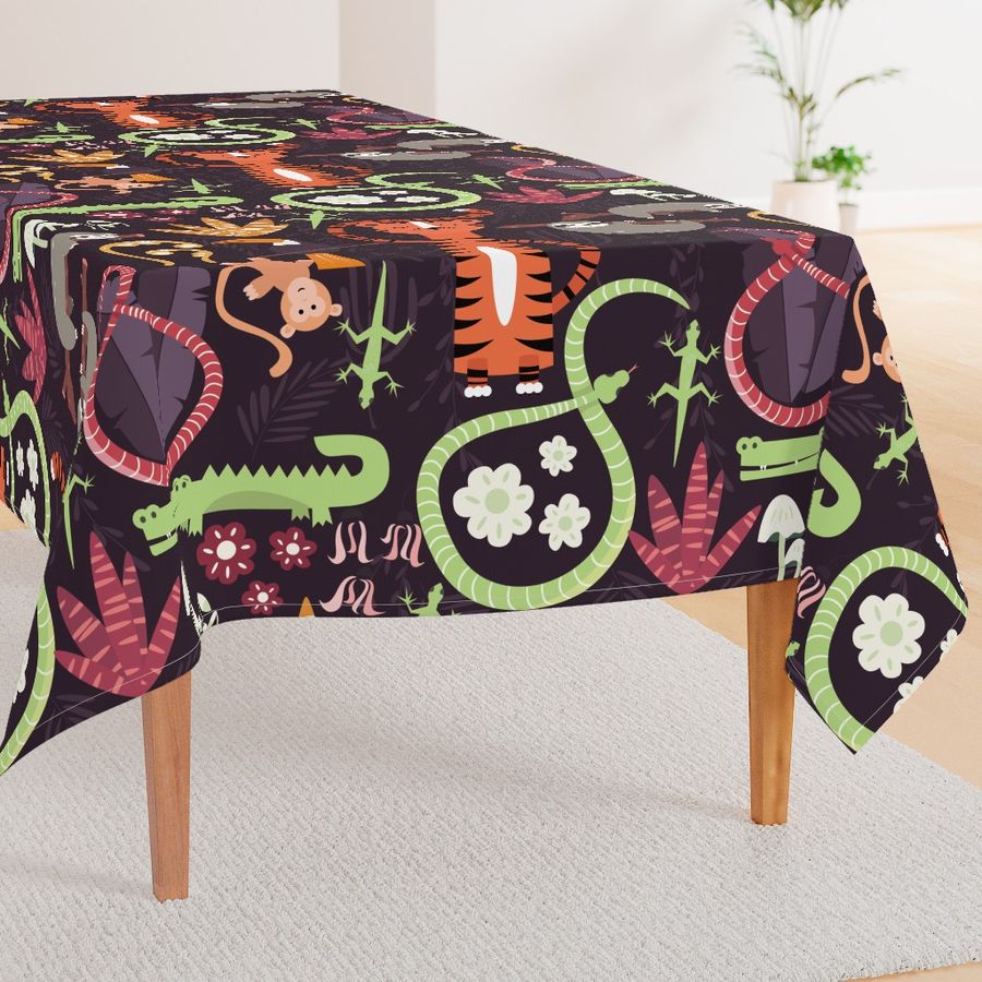 HOME_GOOD_RECTANGULAR_TABLE_CLOTH