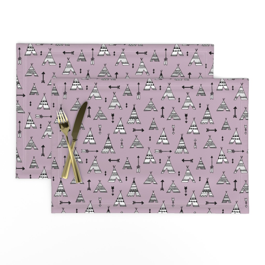 Trendy teepee and indian summer arrow illustration geometric aztec print in lilac purple