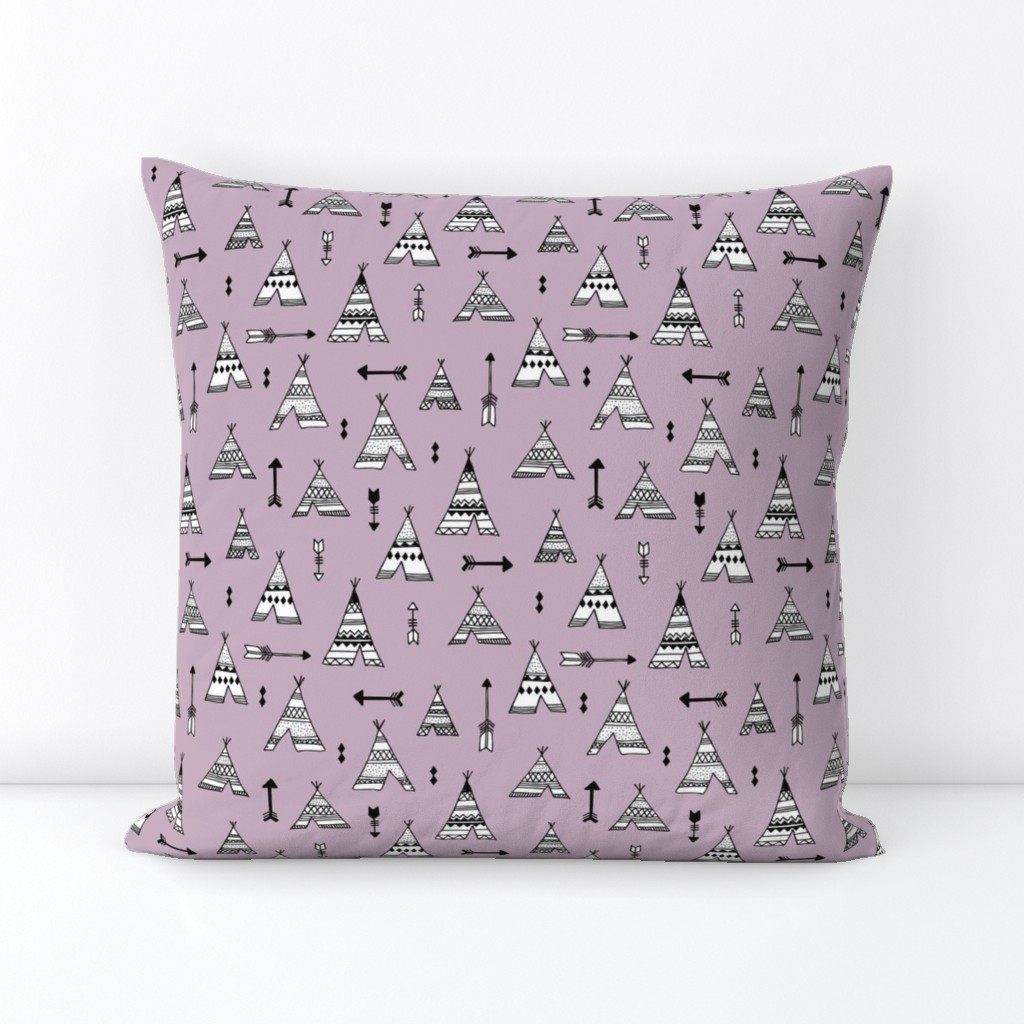 Trendy teepee and indian summer arrow illustration geometric aztec print in lilac purple