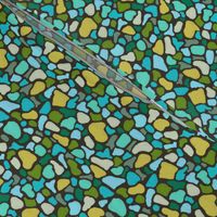 Tessera 3 in sandstone, a free form mosaic by Su_G_©SuSchaefer