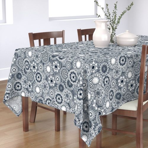 HOME_GOOD_RECTANGULAR_TABLE_CLOTH