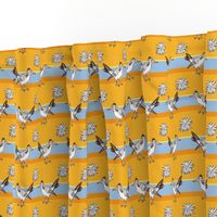 Roadrunner on yellow horizontal stripes | small