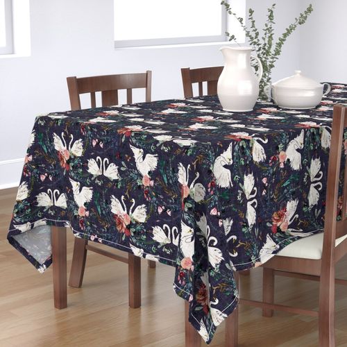 HOME_GOOD_RECTANGULAR_TABLE_CLOTH