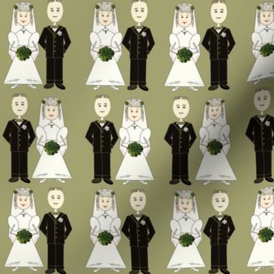 Bride & Groom in a Row/ green 147 149 93