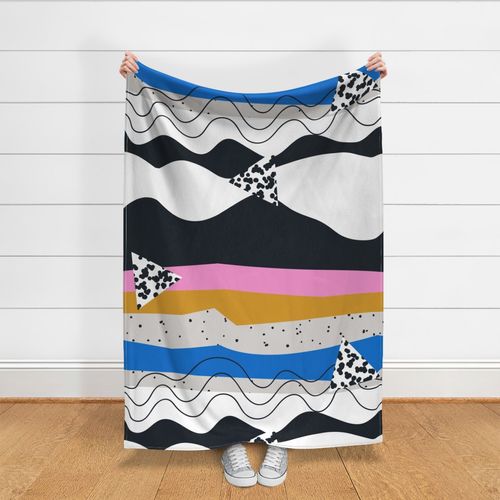 HOME_GOOD_THROW_BLANKET