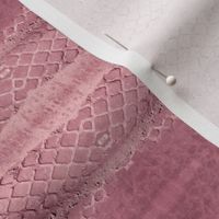 Horizontal Snakeskin (Mauve)