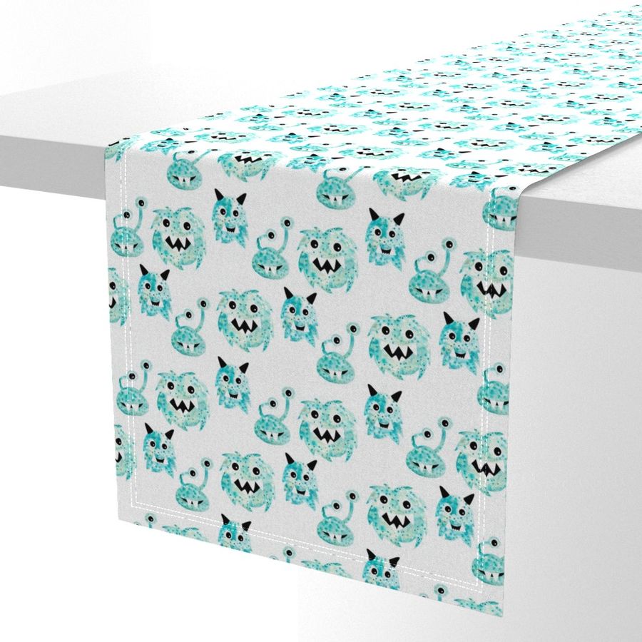 HOME_GOOD_TABLE_RUNNER