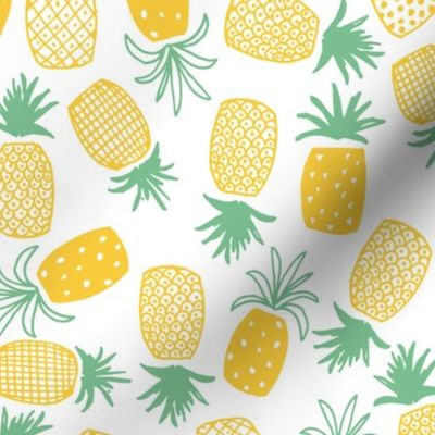 Pineapple Print (Medium)