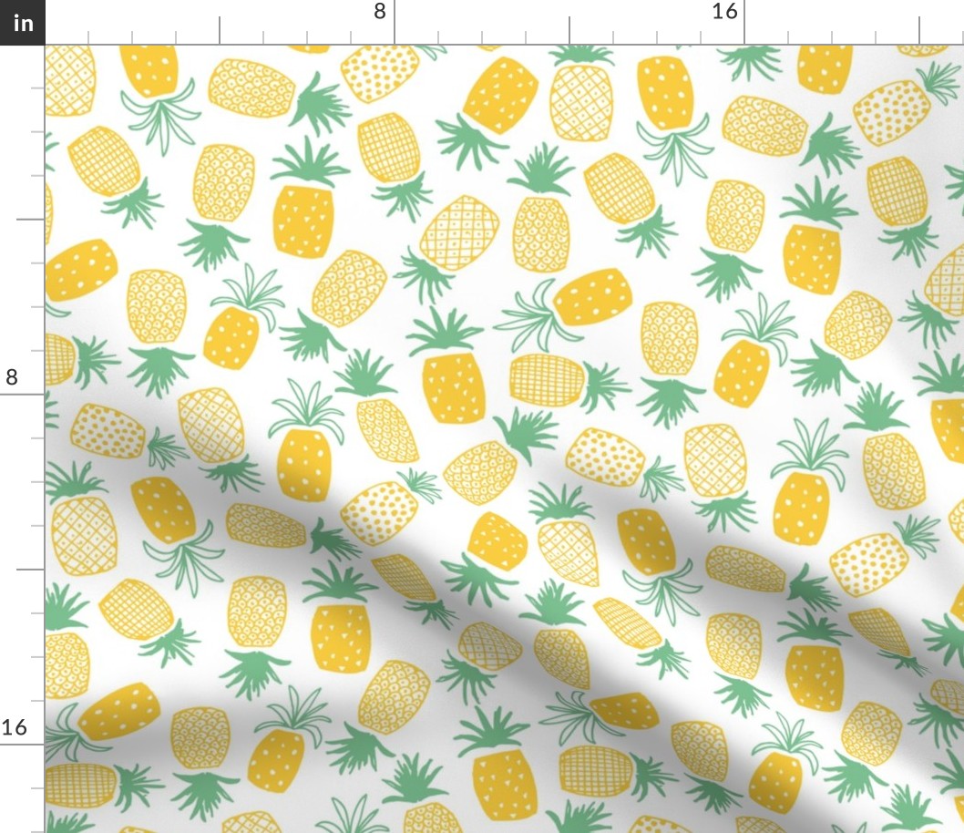 Pineapple Print (Medium)