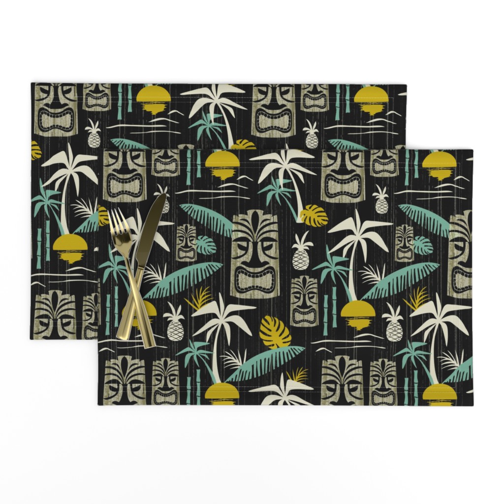 Island Tiki - Black Large