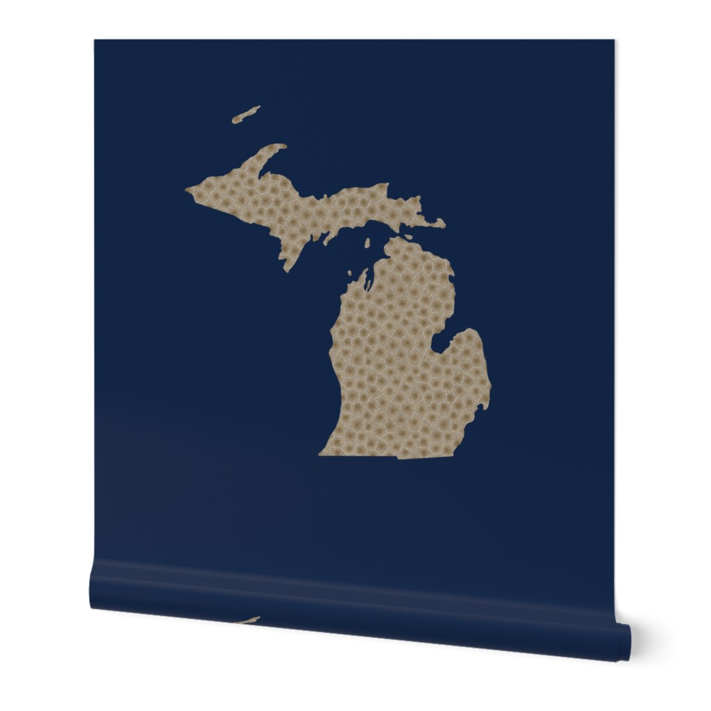 Michigan silhouette - 18" petoskey on navy