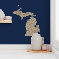 Michigan silhouette - 18" petoskey on navy