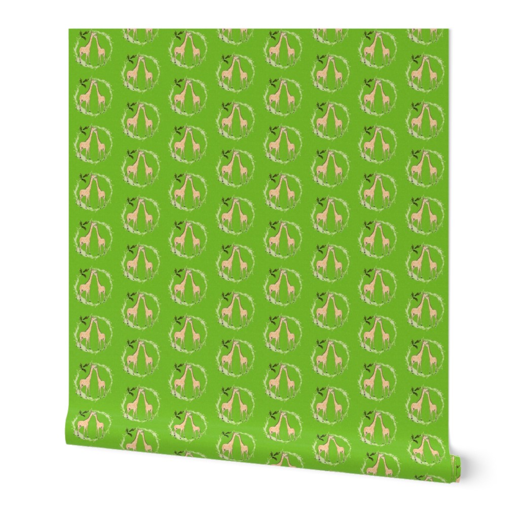 Giraffe_on_green_linen