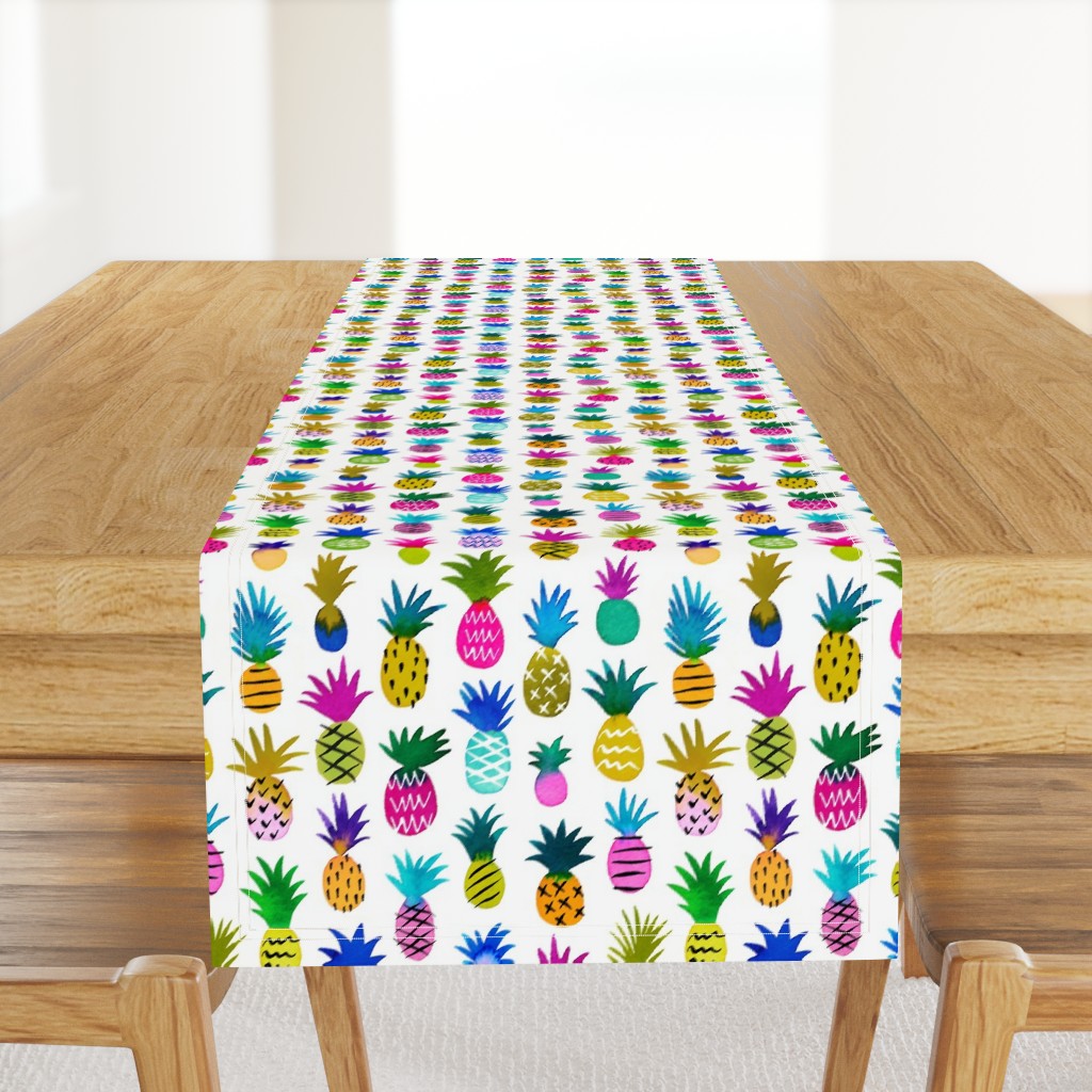 Pineapple Fun / White / Large Scale