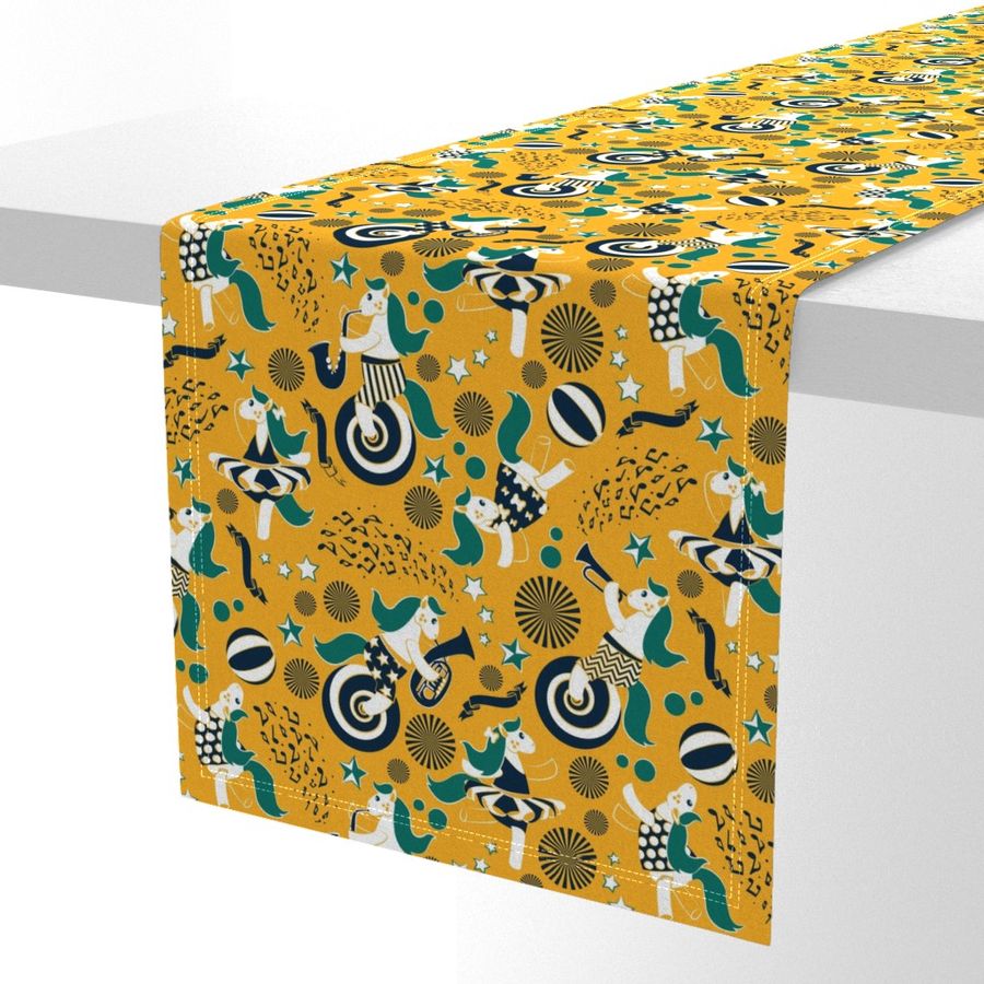 HOME_GOOD_TABLE_RUNNER