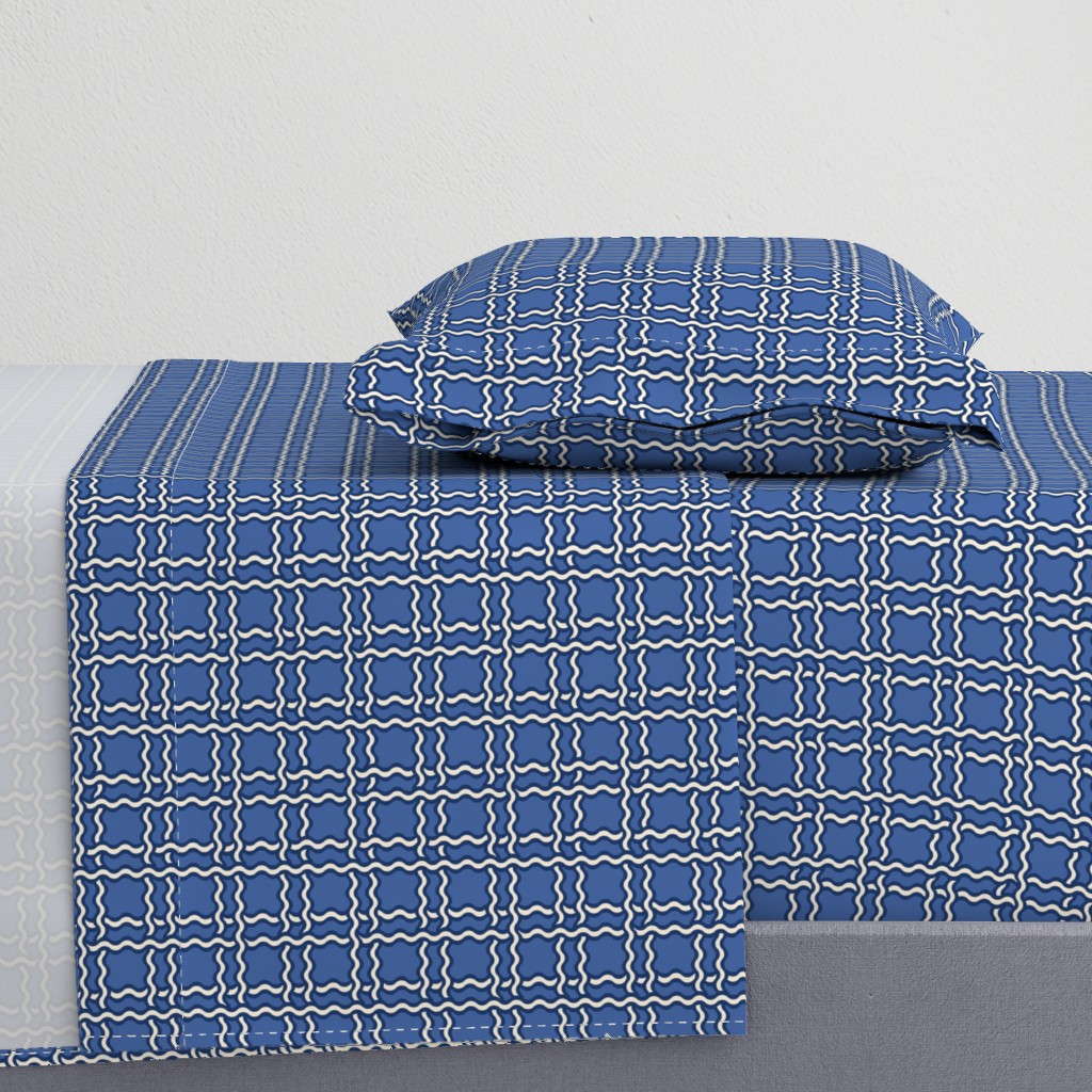 squiggle plaid - blue