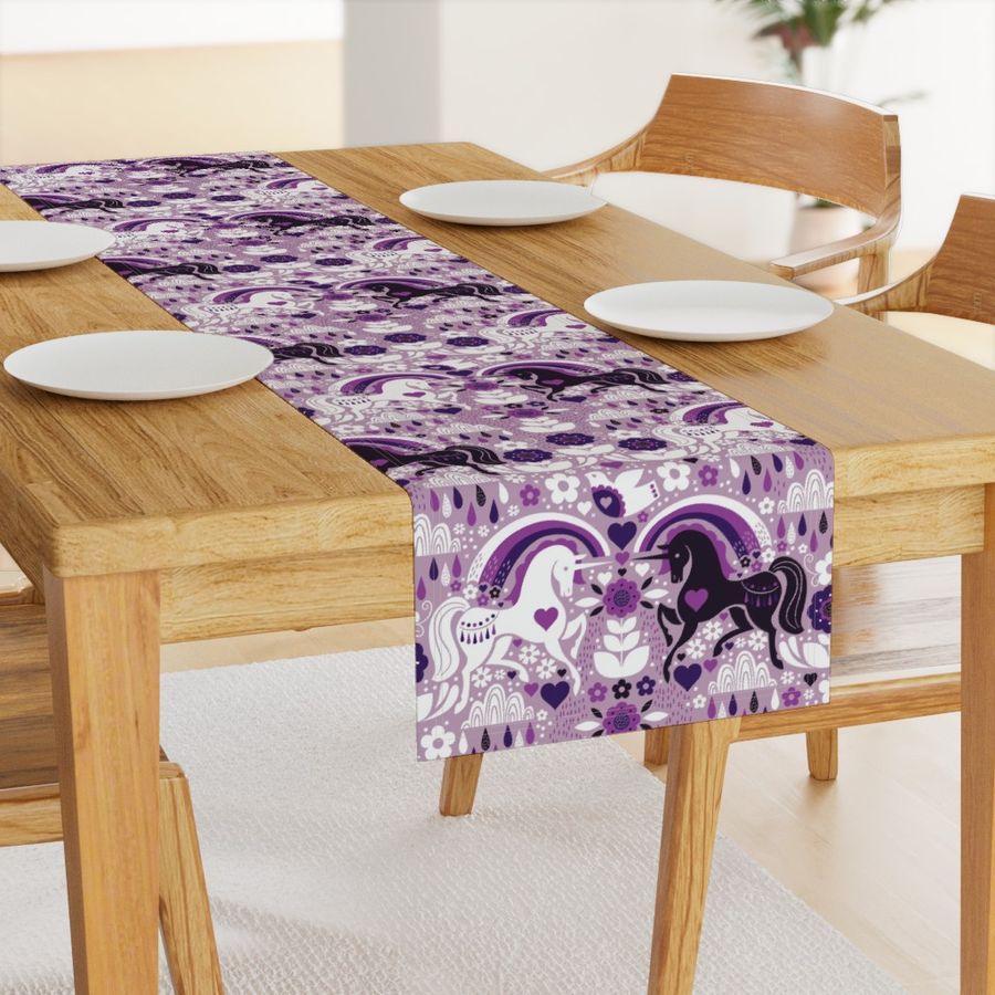 HOME_GOOD_TABLE_RUNNER