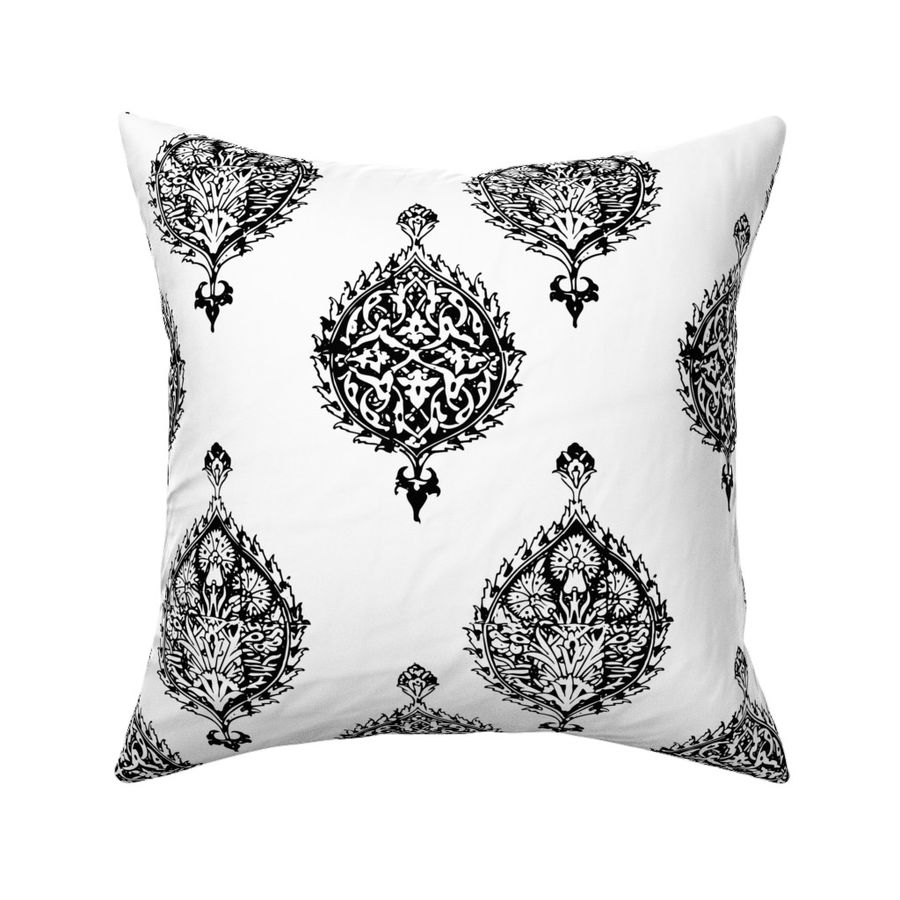 HOME_GOOD_SQUARE_THROW_PILLOW