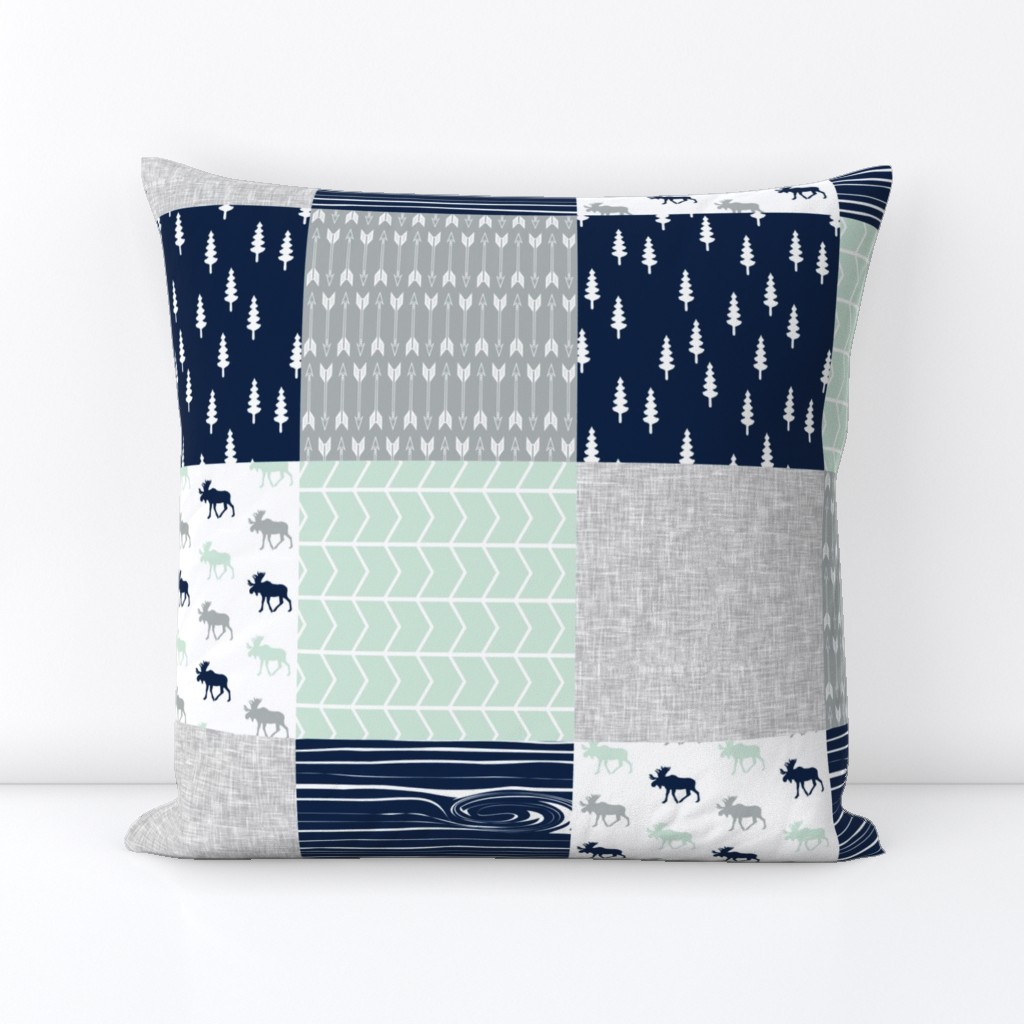 Northern Lights Patchwork - Moose with grey linen