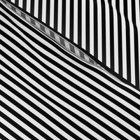 Quarter Inch Black and White Horizontal Stripes (Four to an Inch)
