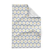 Summer Daisy Chain Yellow,gray,white