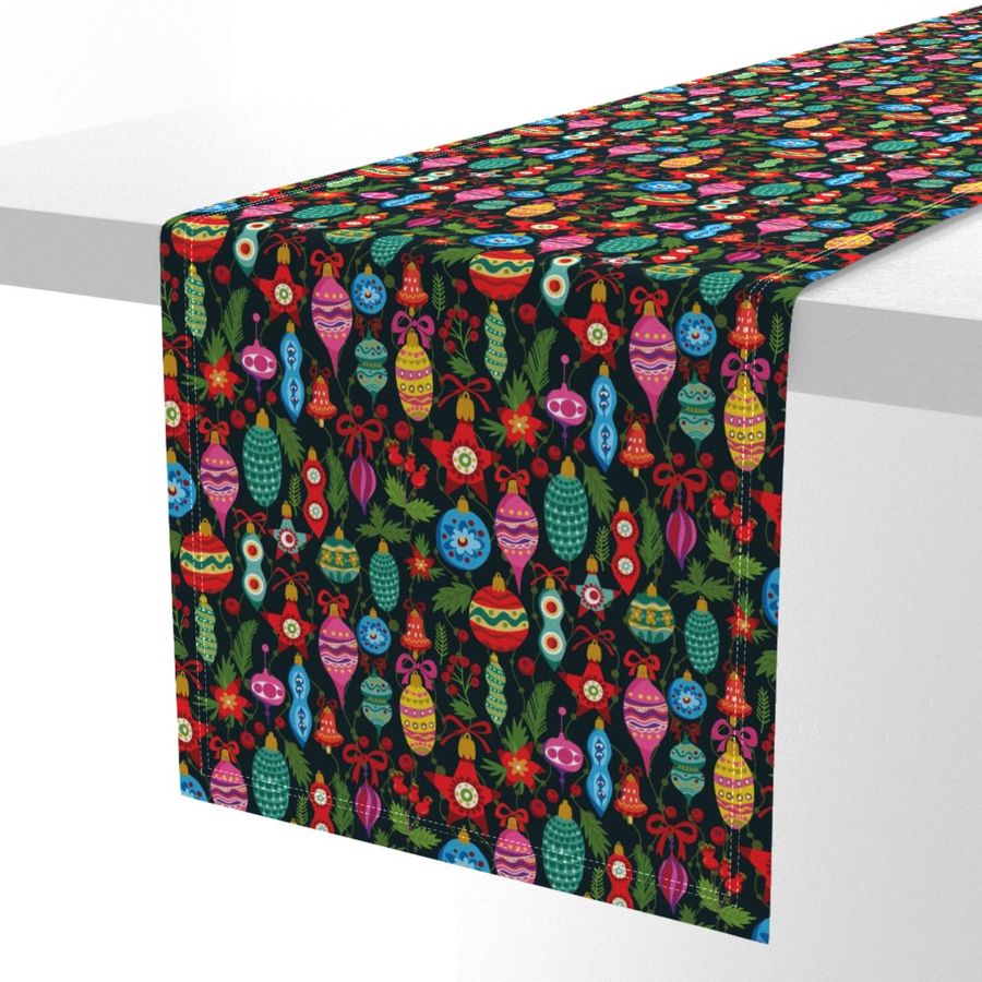 HOME_GOOD_TABLE_RUNNER