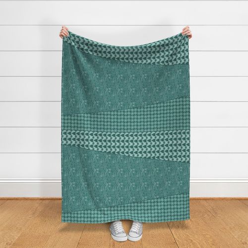 HOME_GOOD_THROW_BLANKET