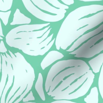 MINT PETALS ON MID TURQUOISE