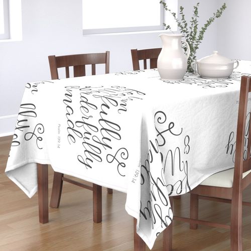 HOME_GOOD_RECTANGULAR_TABLE_CLOTH