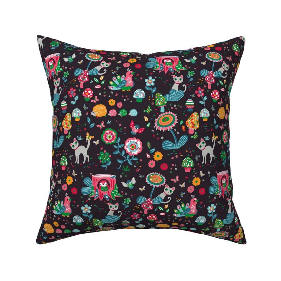 HOME_GOOD_SQUARE_THROW_PILLOW