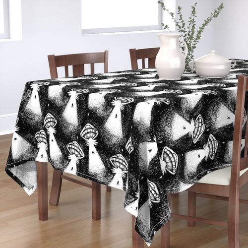 HOME_GOOD_RECTANGULAR_TABLE_CLOTH