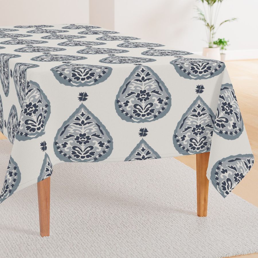 HOME_GOOD_RECTANGULAR_TABLE_CLOTH