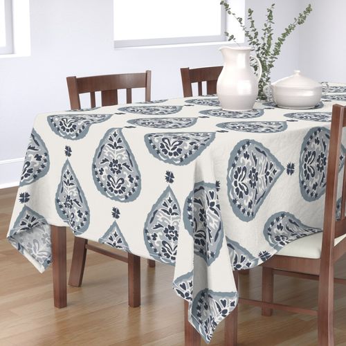 HOME_GOOD_RECTANGULAR_TABLE_CLOTH