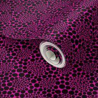 KUSAMA - black on pink