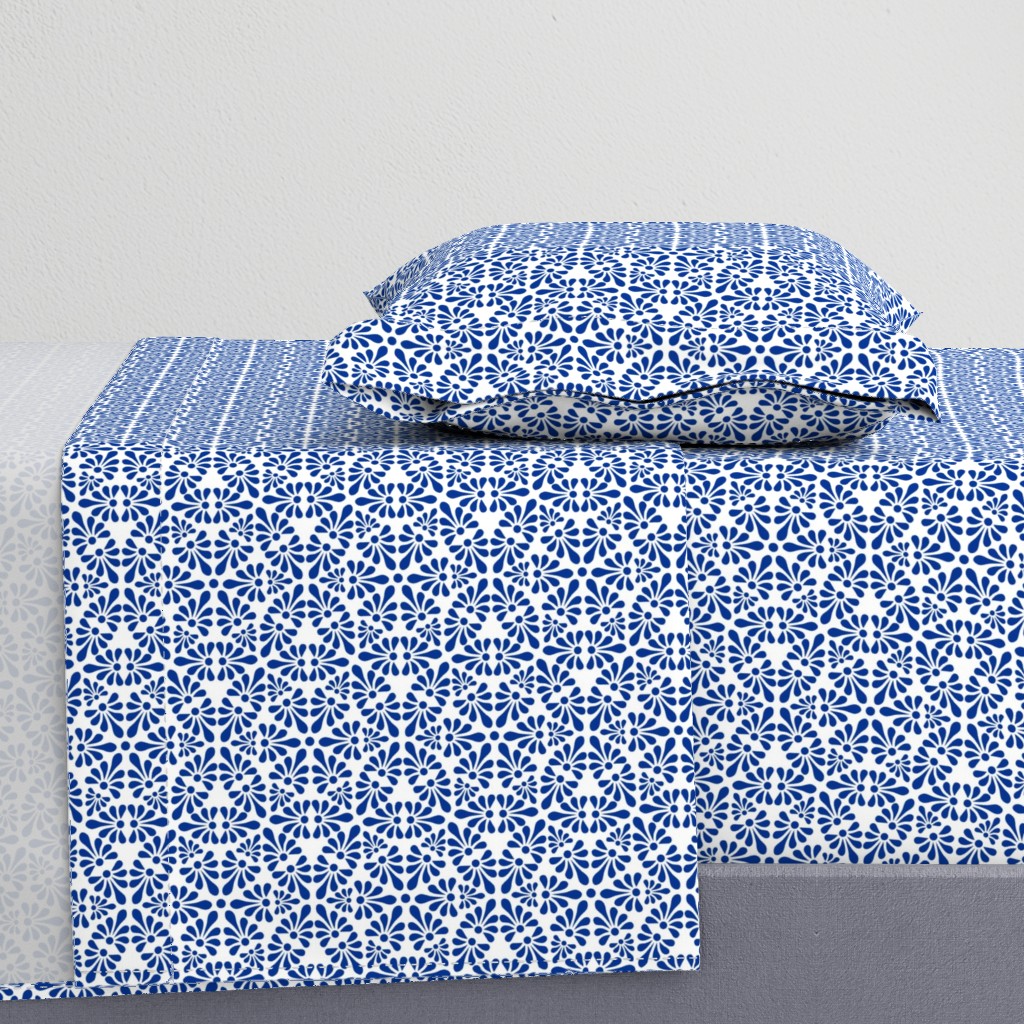 Talavera Fan Motif - Blue on White