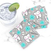 Make Me Sparkle and Shine Blushing Tooth/ grey-blue /kawaii    