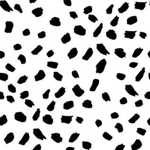 Spotty // Black & White