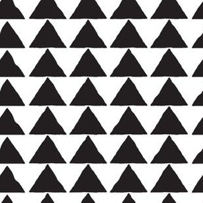 Triangles // Black & White