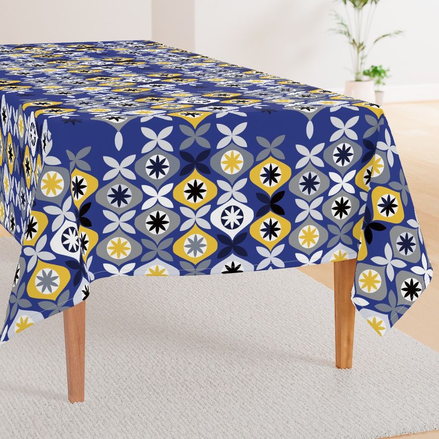 HOME_GOOD_RECTANGULAR_TABLE_CLOTH