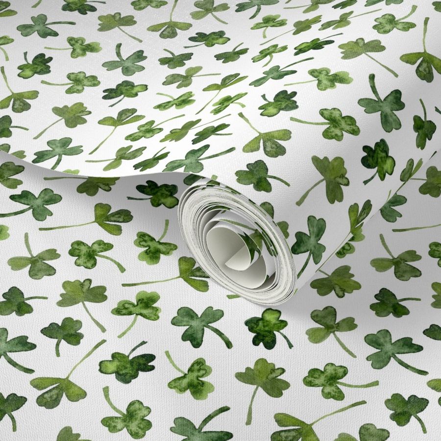 green shamrock leaves