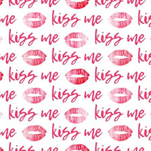 kiss me - dark pink