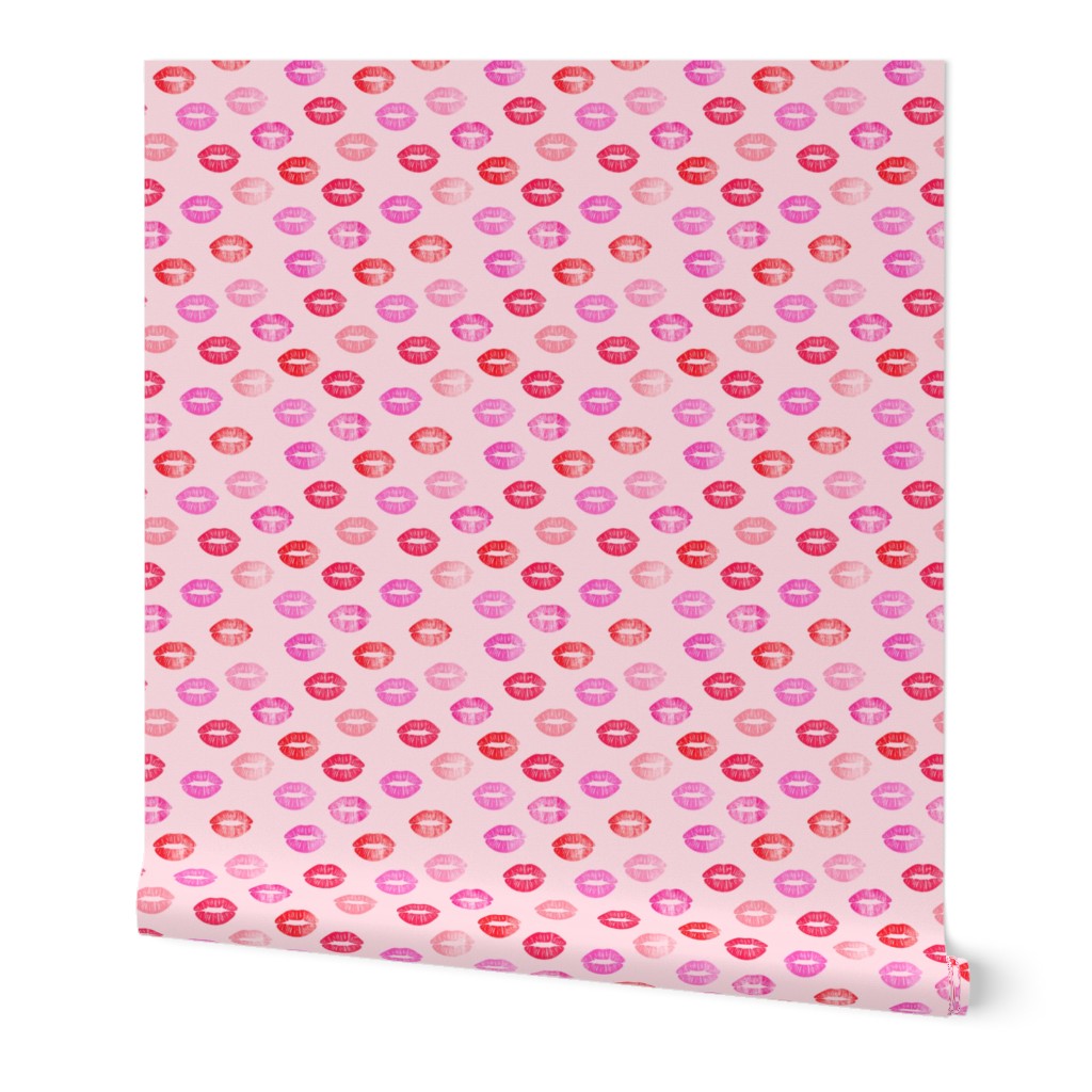 (small scale) smooches - kisses - multi pink on pink