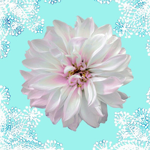 Rustic_Dahlia_Doily_white_mint