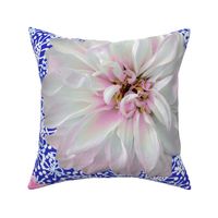 Rustic_pink_white_Dahlias_white_lace_cobalt