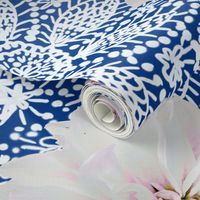 Rustic white Dahlia on white lace (navy)